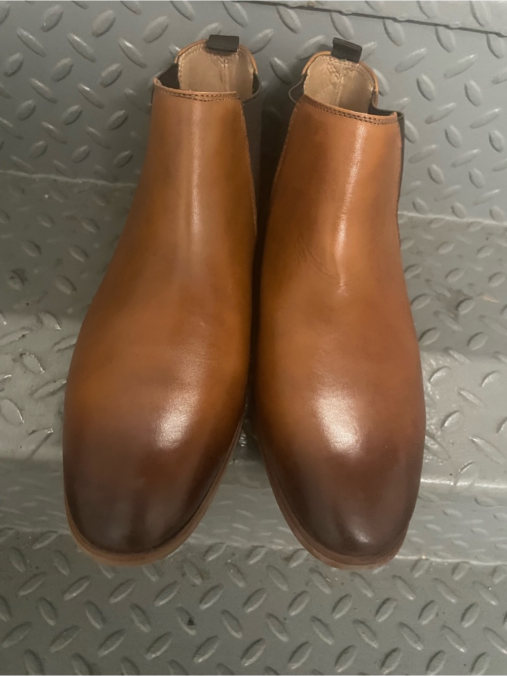 Men's Tan Leather Chelsea Boots — Sleek Slip-On Style